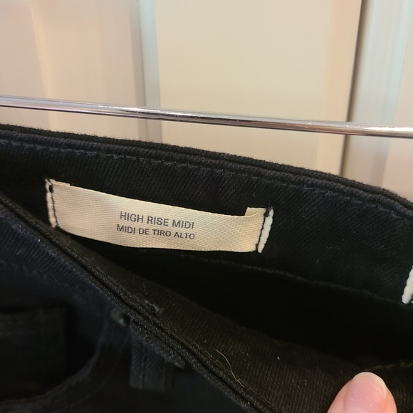 Universal Threads Women's High-Rise Midi Jean Shorts Black Size 4 Casual Capsule - Picture 11 of 15